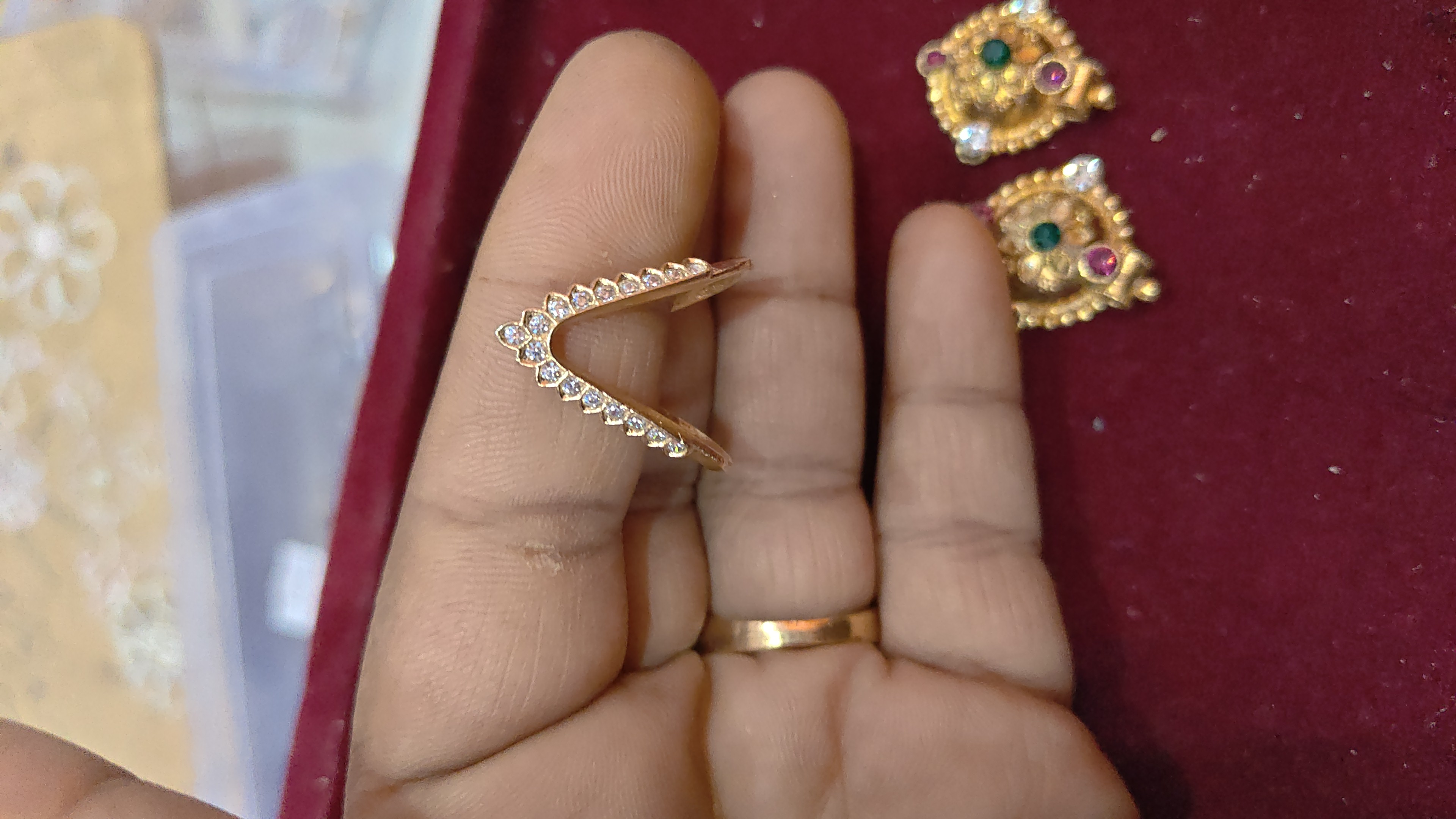 Panchaloham v vanki pure white stone