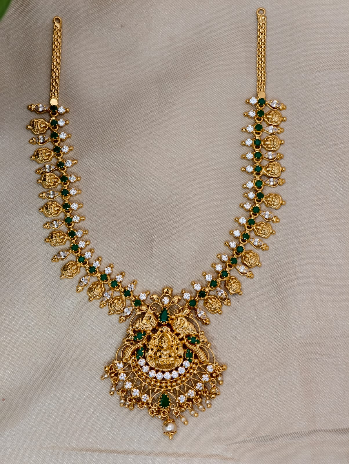 Gold replica design
