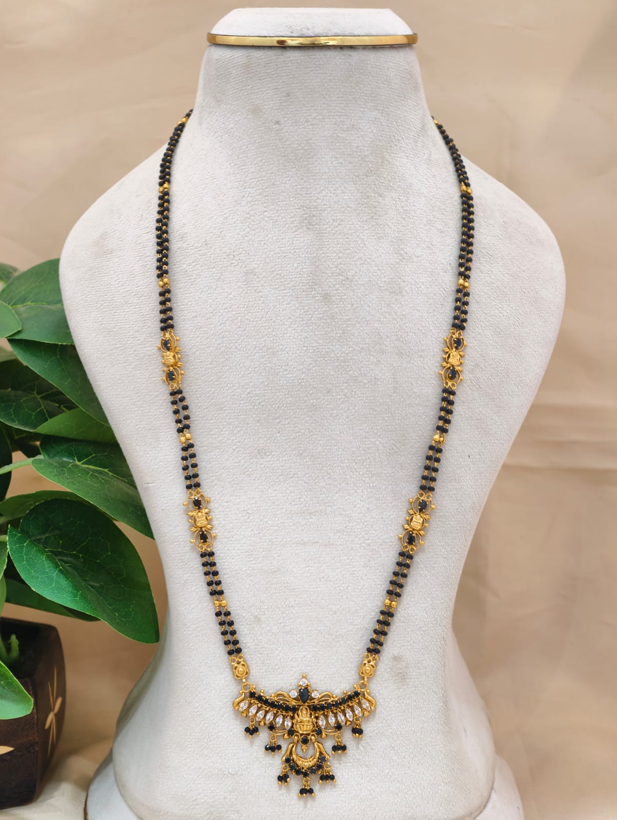 Hand made black beeds